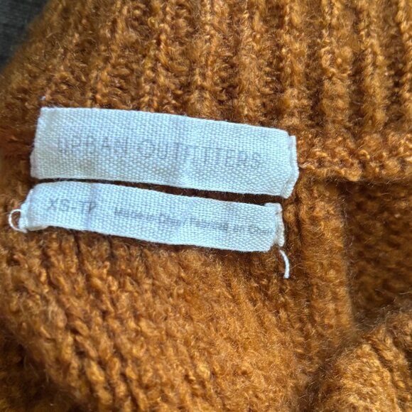 SOLD Soft! Urban Outfitters UO Golden Brown Mercer Cable Knit Mini Skirt XS - Picture 4 of 10